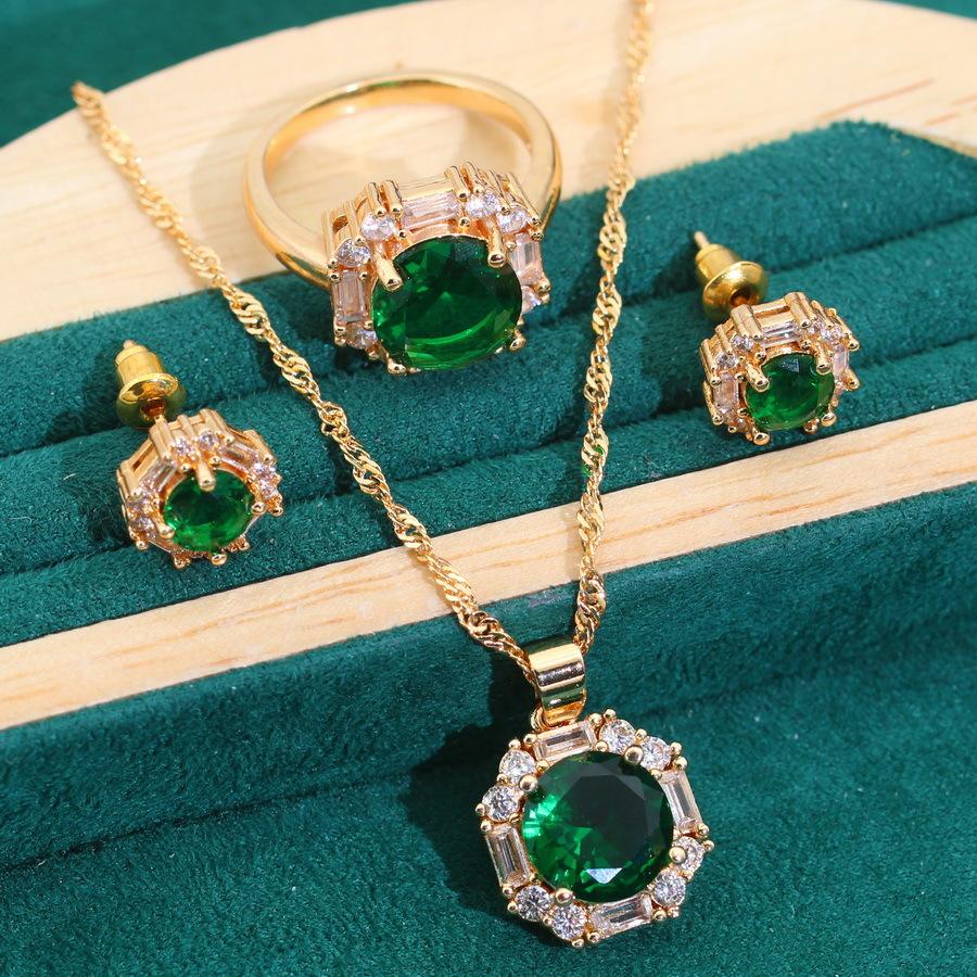 Klassisches neues Schmuckset, Atmosphäre voller Diamanten, Damen-Set, Schmuck, Ohrringe, Ring, Goldschmuck 6 yards