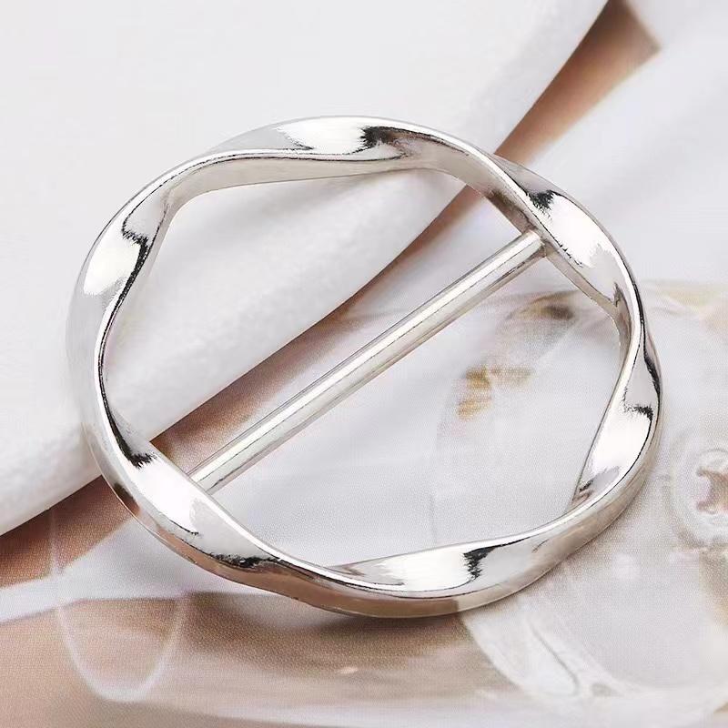 Mode Metall Runde Kreis Clip Schnalle Kleidung Ring Wrap Halter Seide Schal Ring Clip T-shirt Krawatte Clip Weibliche Ornament