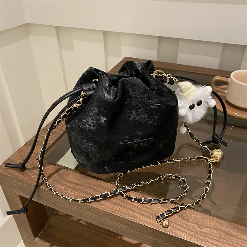 Modische strukturierte Bucket Bag Neue Stil Tasche Damen Kette Umhängetasche Nische Pull-up mit modischer Bucket Bag without pendant black