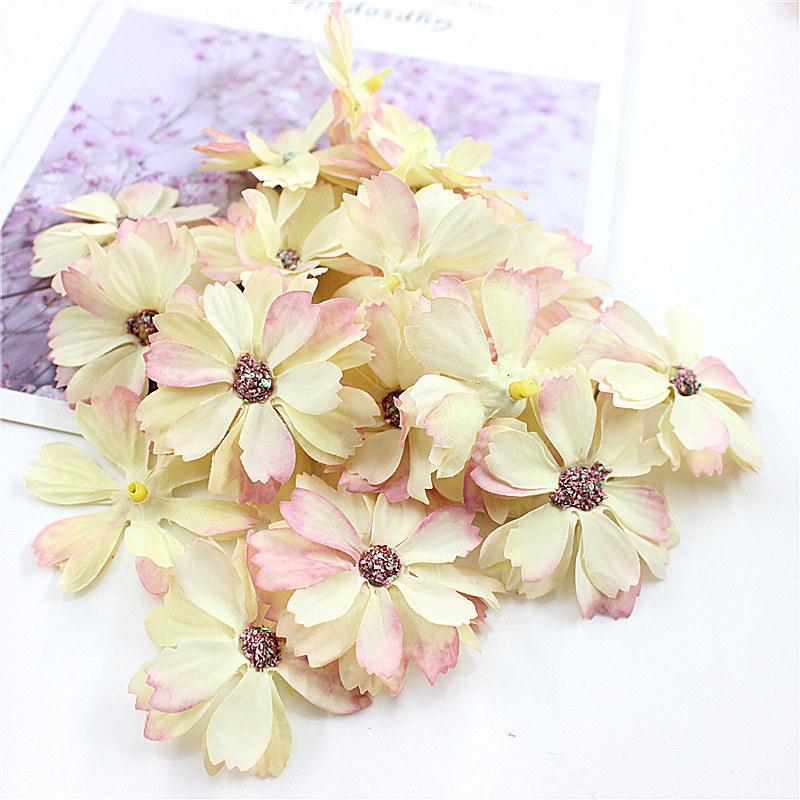 50 Stück 4,5 cm große Gänseblümchen-Blumenköpfe, Mini-Kunstblumen aus Seide, Dekoration für Zuhause, Hochzeit, Dekoration