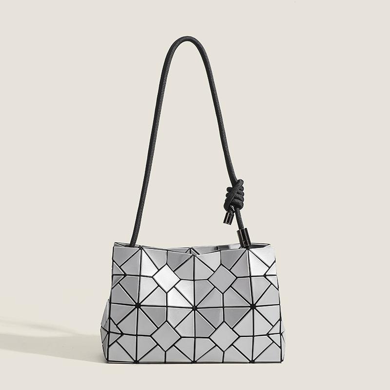 Vielseitige Taschen für Damen, modische Tofu-Taschen, Unterarmtaschen, One-Shoulder-Crossbody, geometrische Diamant-Taschen silber