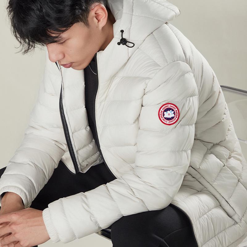 Canada Goose Herren Ultra-leichte Slim Fit Daunenjacke mit Kapuze - Winterkollektion 2025 M