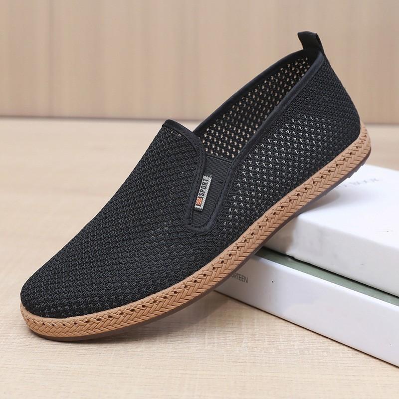 Atmungsaktive, leichte, weich gefederte, rutschfeste Sommerschuhe für Herren: Einfarbige lässige Schlupfschuhe für Männer mittleren und höheren Alters 42
