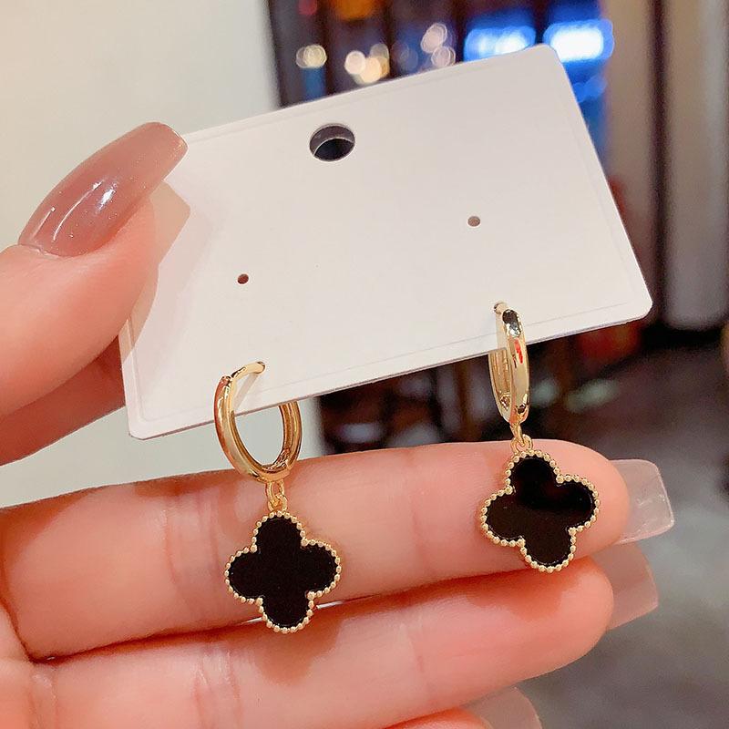Temperament Einfache Vierblättriges Kleeblatt Ohrringe frauen Ohrringe Schnalle High-Grade Net Rot Ohrringe Persönlichkeit Match Ohrringe schwarz