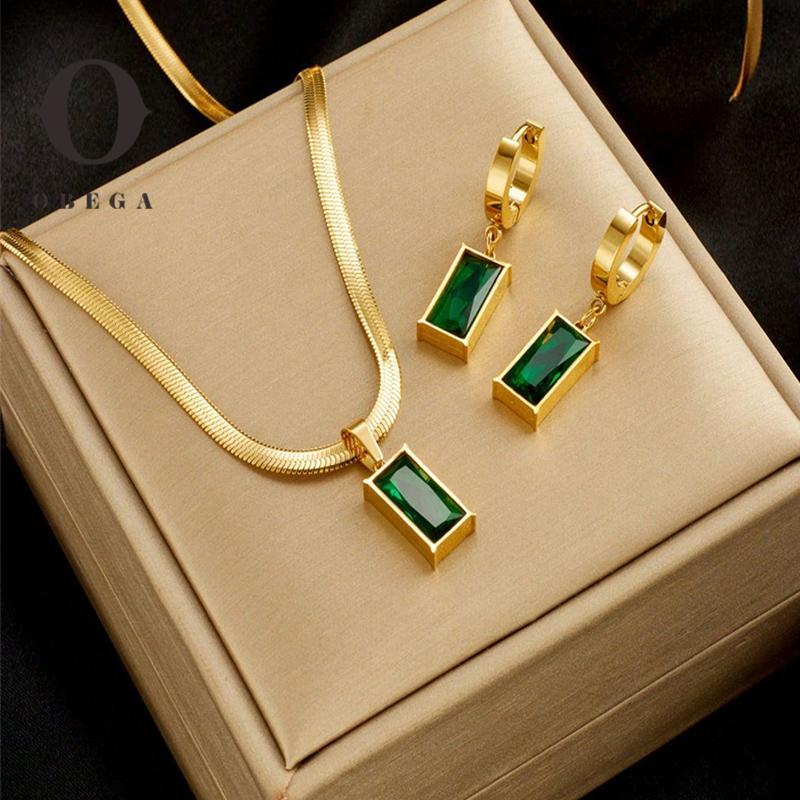 Obega 2-teiliges Schmuckset Rechteckiger grüner Zirkonia-Anhänger Halskette Creolen für Damen Exquisiter Goldschmuck beige
