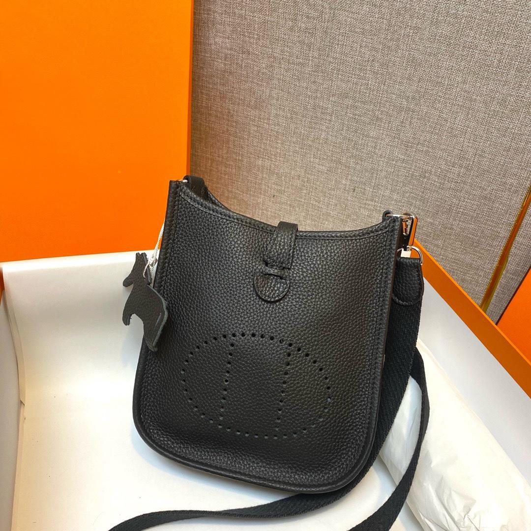Fabrikgroßhandel erste Schicht Rindsleder Eimer Tasche Damen Tasche Litschi Muster Hohl Einzel Schulter Crossbody Tasche Hohl Design 17x6x18cm schwarz