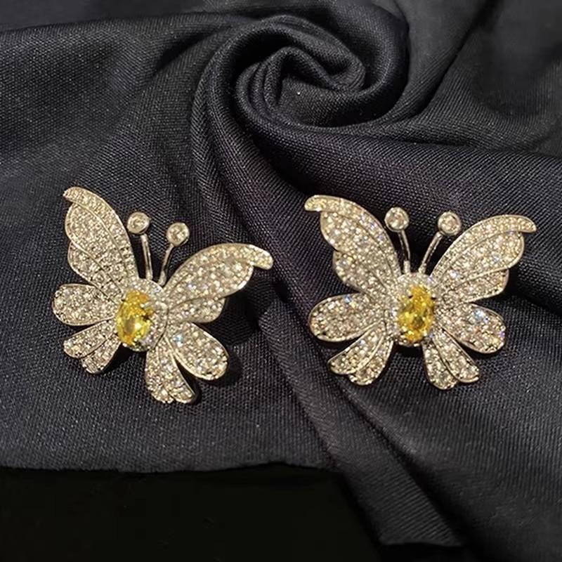 Huitan Edle Schmetterlings-Ohrstecker Niedliche Ohr-Accessoires Mädchen-Accessoires mit Strahlendem Zirkonia Schicker Damen-Partyschmuck gray