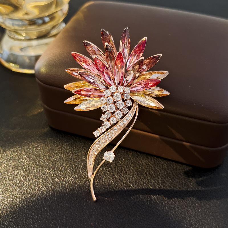 2025 High-End Mode Schmetterlingsbrosche: Eleganter Blumen-Tier-Anstecker für Anzüge und Jacken