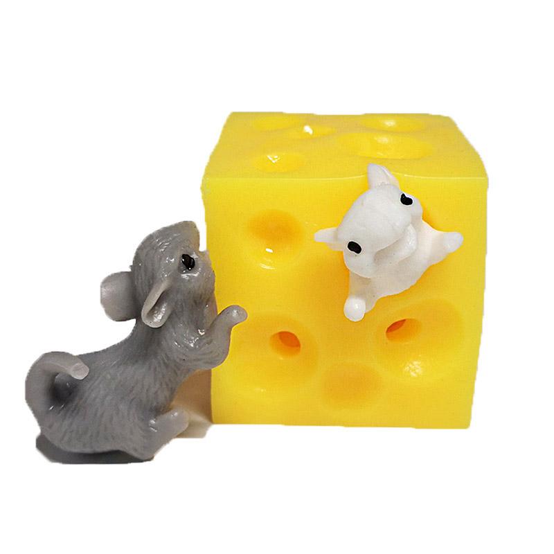 Neuartiges, lustiges Quetschspielzeug mit Maus und Käse. Dehnbare, dehnbare Maus, versteckt im Käselochblock, Dekompressionsspielzeug aus Latex Y5071YY-