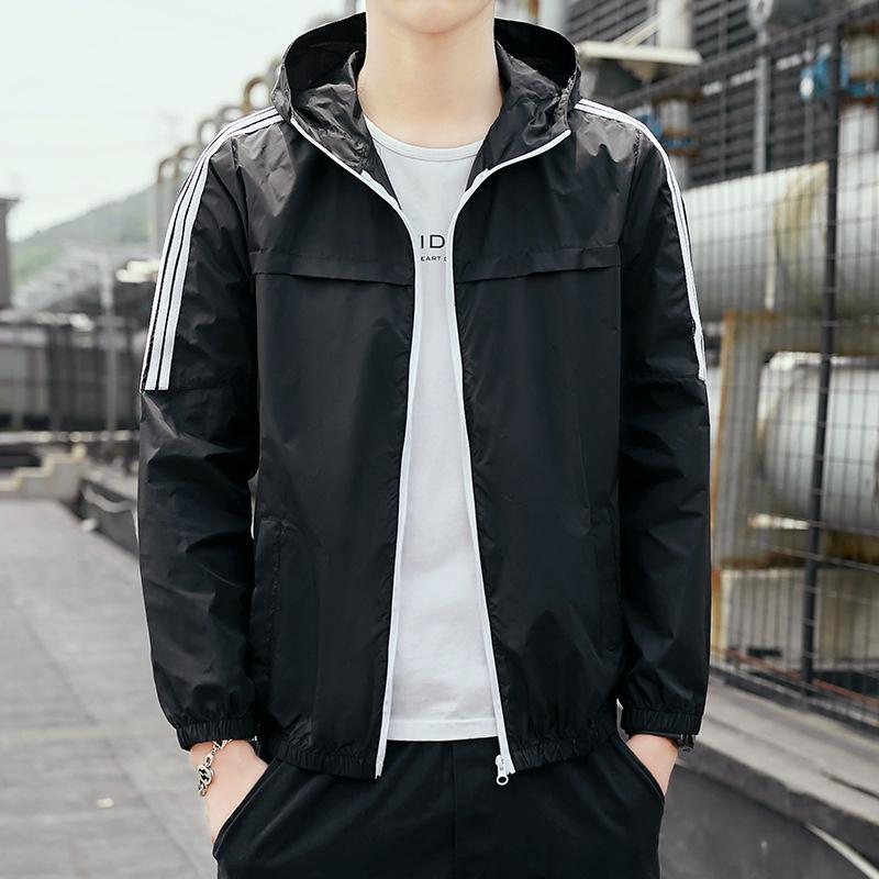 Sommer Sonnenschutzjacke Herrenmode All-Match Ice Silk Striped Kapuzenmantel Outdoor Casual Fishing Leichte Windjacke 4XL schwarz