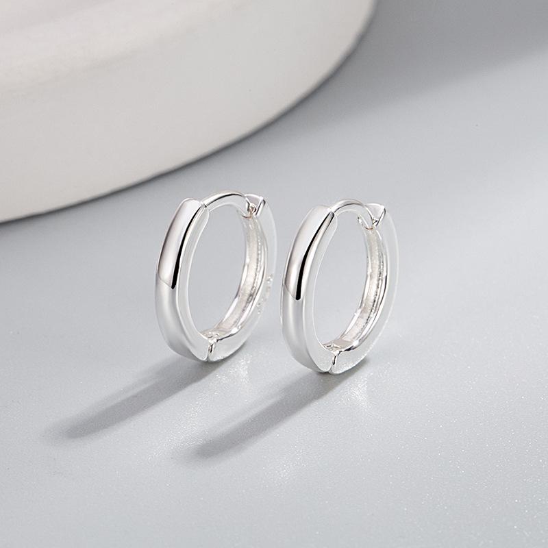 Minimalistische Unisex 18K Gold Plated Creolen Ohr Manschetten – Eleganter und Hochwertiger Modeschmuck.