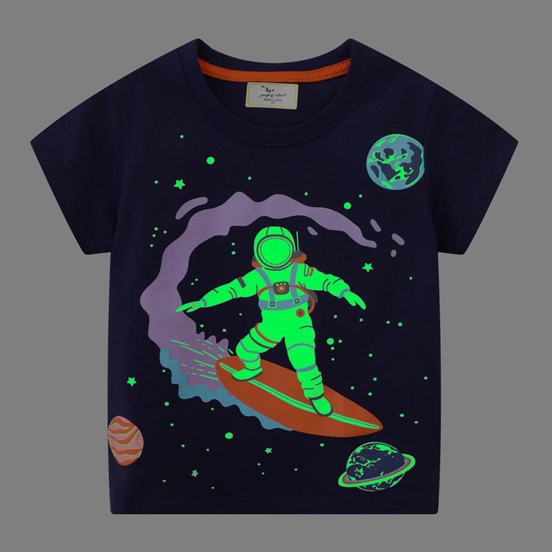 Kinderbekleidung Neues Sommer Jungen T-Shirt Gestrickt Cartoon Leuchtender Astronaut Kurzarm T-Shirt 130CM