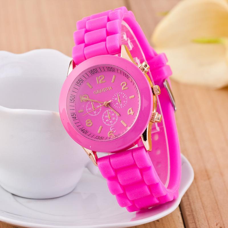 Neue Einfache Silikon Marke Casual Quarzuhr Frauen Kristall Silikon Genf Uhren Armbanduhr für Mädchen rose rot