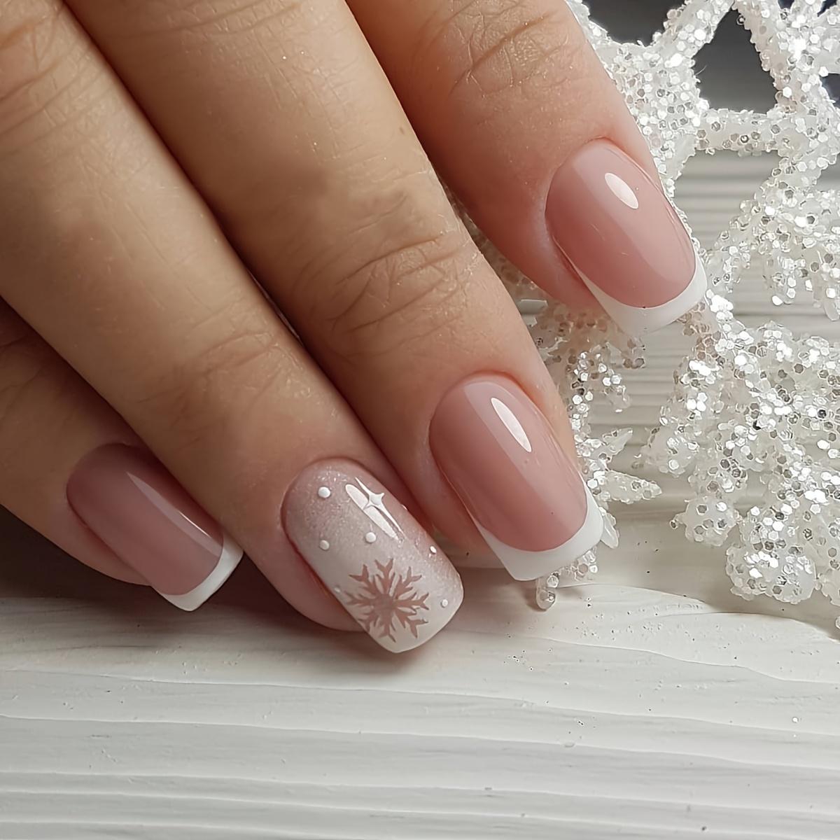 24 Stück weiße French Tip Press On Nails, kurze, quadratische künstliche Nägel mit Design, glänzendes Nude, zum Aufkleben der Nägel, weihnachtliche Schneeflocken-Acrylnägel für Frauen