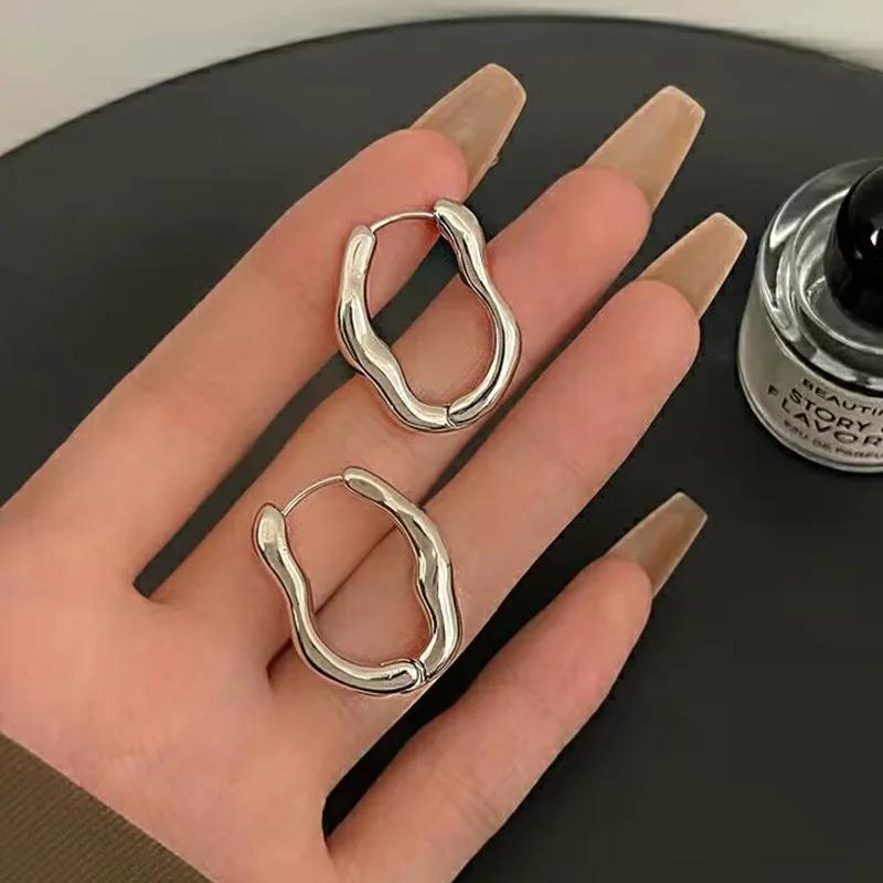 Vintage Metall Geometrie Creolen Modedesign Unregelmäßige minimalistische Ohrringe für Frauen Modeschmuck Geschenk silber