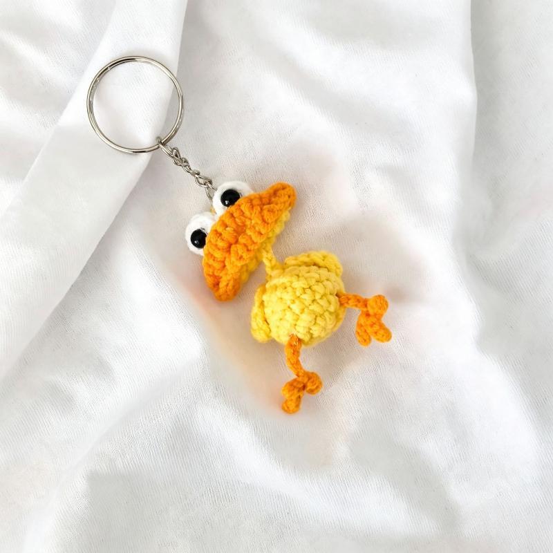 Süße Wurstmund-Ente Strick-Schlüsselanhänger Handgefertigter Häkel-Schlüsselring Handtaschen-Anhänger Lustiges Geschenk für Teenager one size white