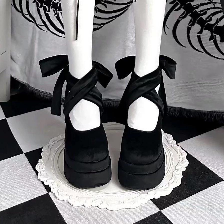 Damen Dick mit großen High Heels Lässige japanische Riemchen-High Heels Wildleder Retro College-Stil High Heels 36