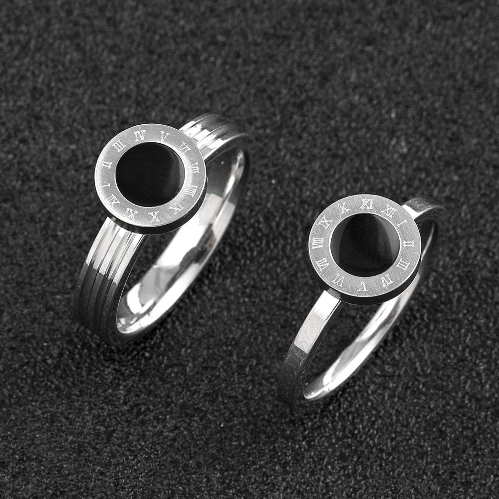 Titanstahl Römische Ziffern Ringe: Elegant, schlichtes Paar-Design mit schwarzem Drip Size 9