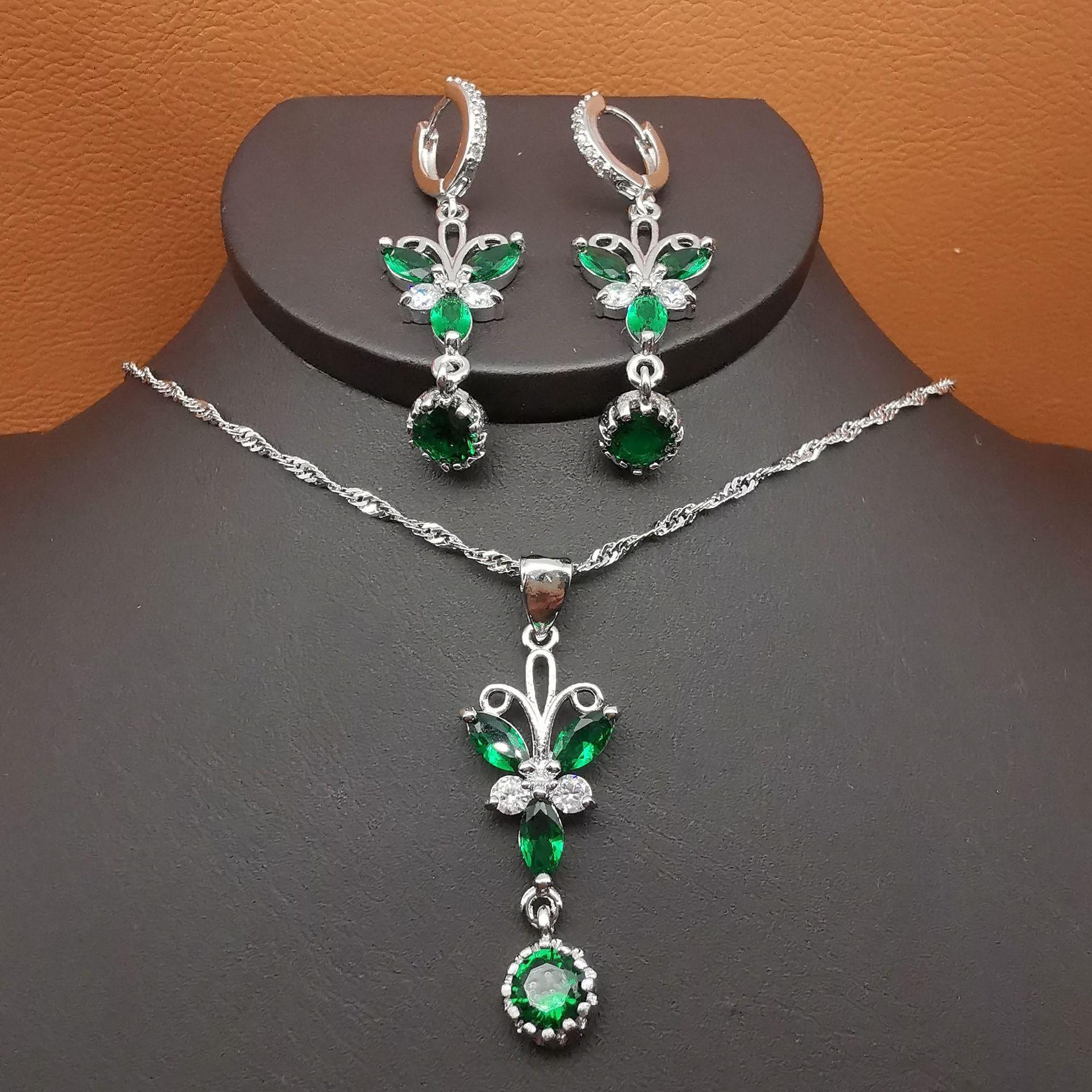 Mode Europäischer und Amerikanischer Stil Smaragd Ohrringe Halskette Accessoires Zweiteiliges Set