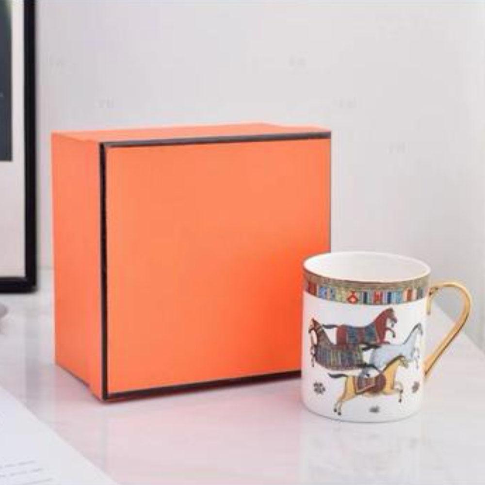 Europäischer Leichter Luxus Fortschrittliches Knochenporzellan Tasse Becher Becher Exquisite Nachmittagstee Hochwertige Tasse Wasserbecher Kaffeetasse Weihnachtsgeschenke 301-400ml