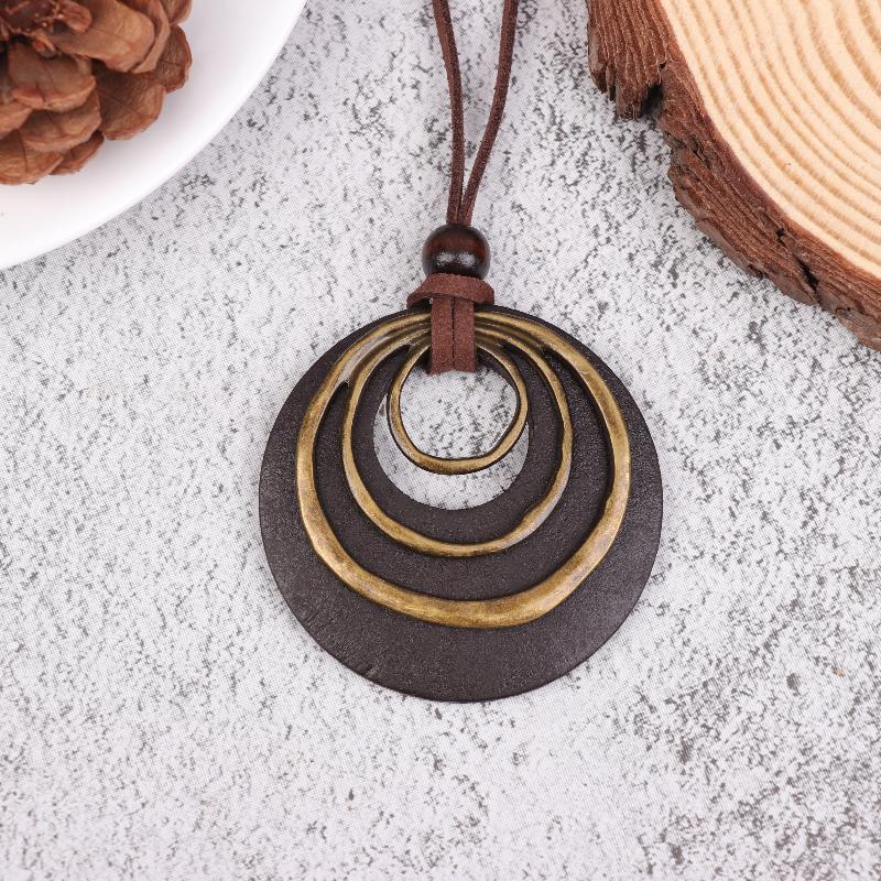 Lederband Kette Mehrschichtig Geometrisch Kreis Holz Anhänger Halsketten Vintage Lange Pullover Kette Schmuck Geschenke kaffeebraun
