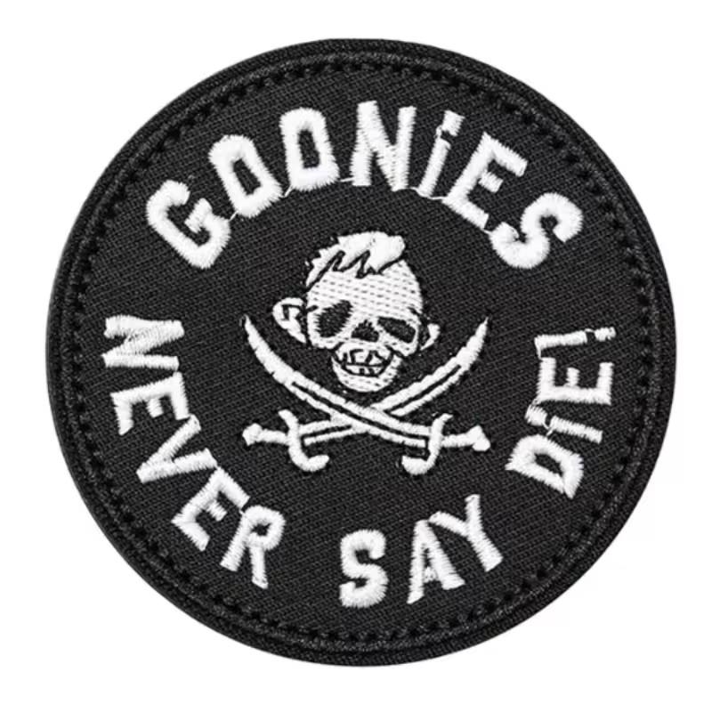 Goonies sagen niemals stirb  Gestickter taktischer Patch Moral Klettverschluss Haken und Öse Verschluss für Militärausrüstung, Rucksäcke, Armbänder
