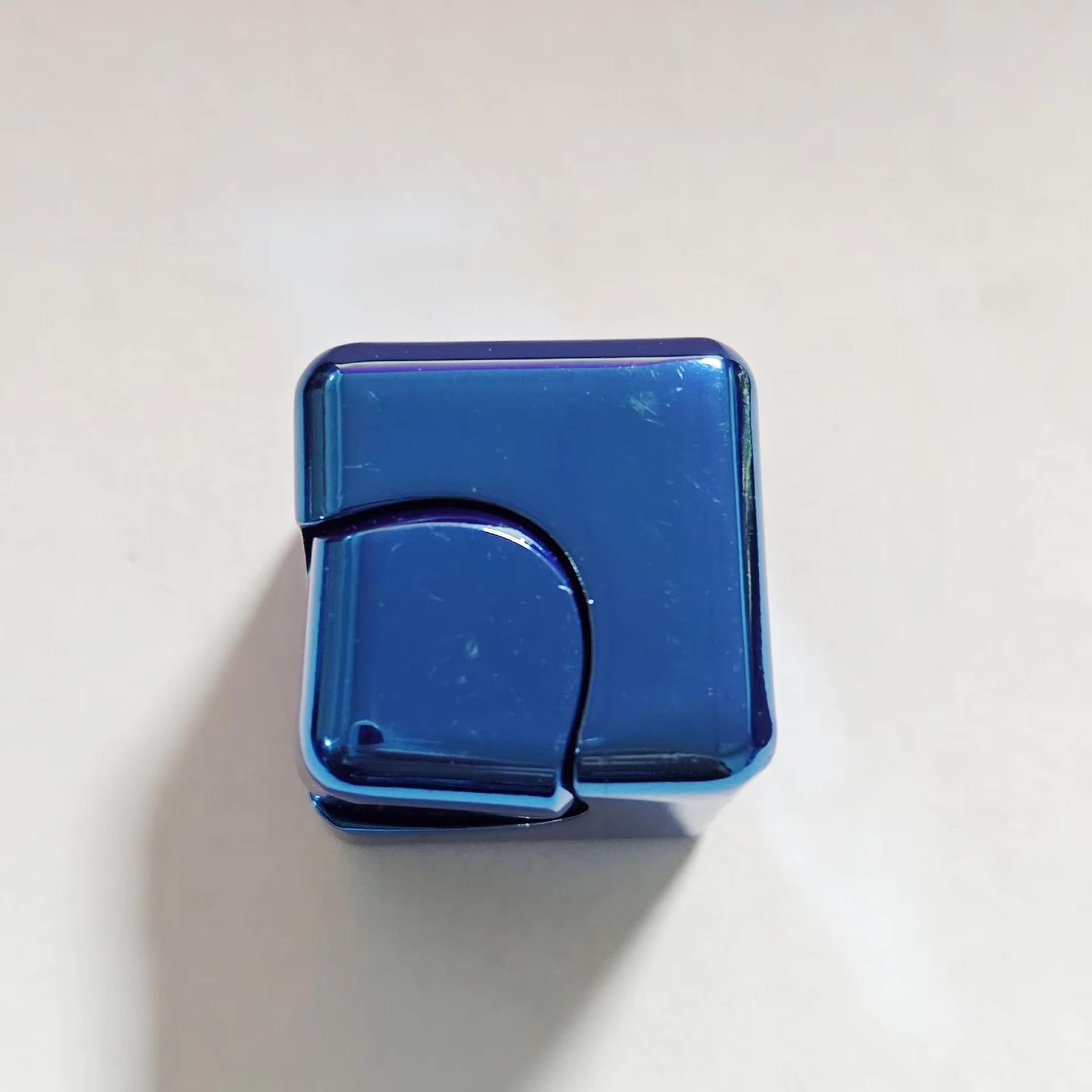 Bunter Metallwürfel Fingerspitzen-Spinner Dekompression Kreisel Anti-Angst Spielzeug Hand Metallspinner Schreibtisch Erwachsenen Kreisel Spielzeug