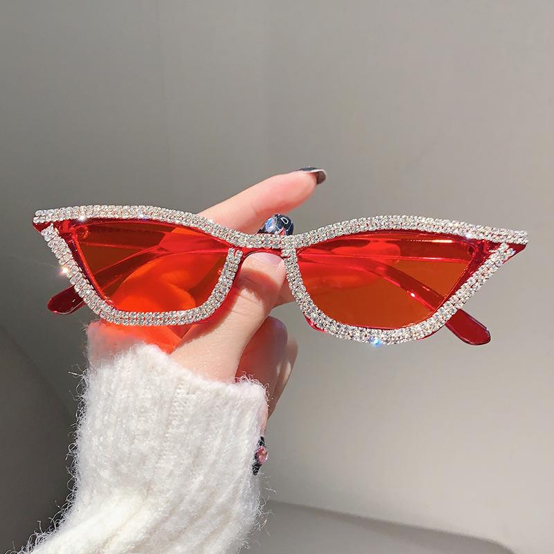 Mode Cat Eye Strass Bling Sonnenbrille Damen Vintage Kleiner Rahmen Damen Verlauf Sonnenbrille UV400