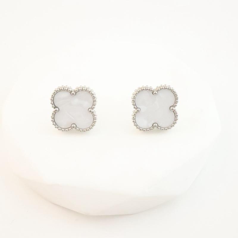 Mode Vier-Leaf Clover Titan Stahl Ohrringe Mode-Design Senior Sense Ohrringe Temperament Damen Ohrringe weiß