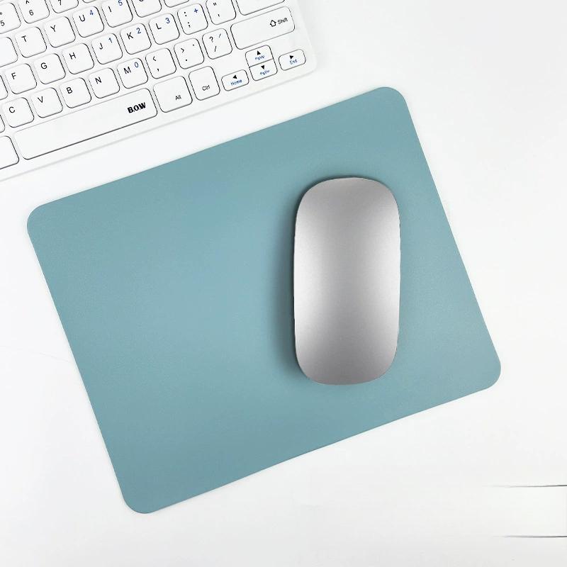 Kleine PU-Mausmatte Rutschfest Gaming-Desktop Leder-Mauspad Wasserdicht Kratzfest Leicht zu Reinigen Matte für Laptop Desktop 26x21cm himmelblaue