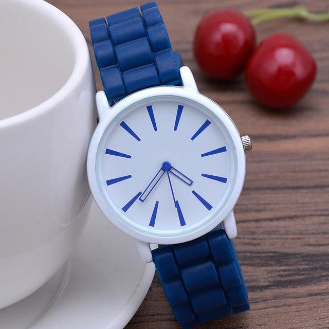 Damenuhren Ultradünn Silikon Damen Armband Großes Zifferblatt Koreanische Edition Studentin Mode Quarz Armbanduhr UTHAI CE76