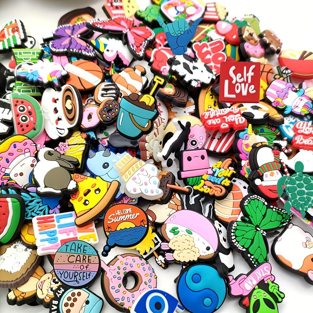 10 Stück lebendige, zufällig ausgewählte PVC-Schuhanhänger-Kollektion – dekoratives Zubehör für Clogs, Sandalen, Schuhe, DIY-Bastelbedarf für Damen und Herren – lustig, süß 1pc random