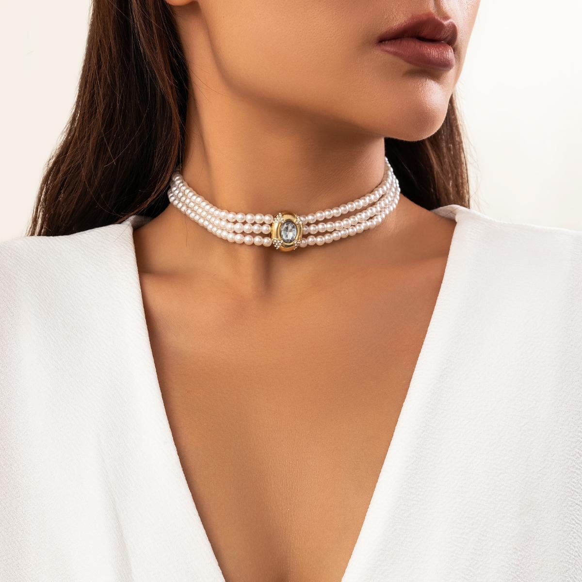PuRui Elegante Imitations-Zirkon-Halskette Mehrlagige Handgefertigte Strangperlen Naturstein Choker Damen Zirkon Halskette Party Neu weiß