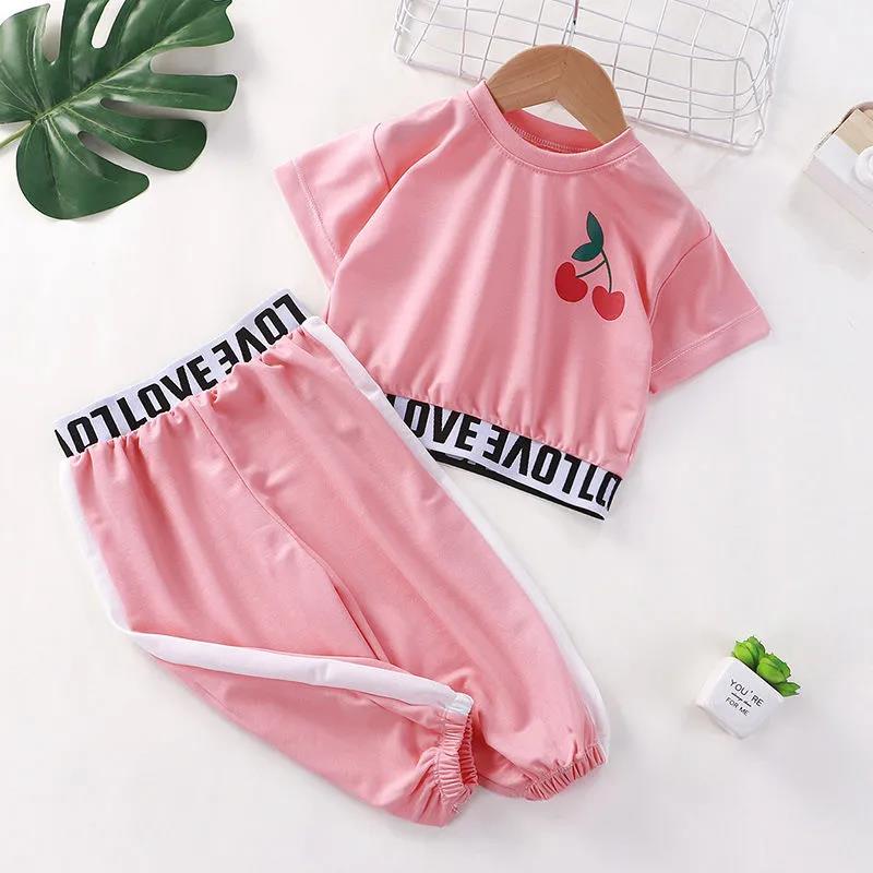 Zweiteiliger Anzug Kinder Kleidung Set Mädchen Druck Brief Kirsche Kurzarm Tops + Hosen Kleidung Frühling Sommer 90 rosa