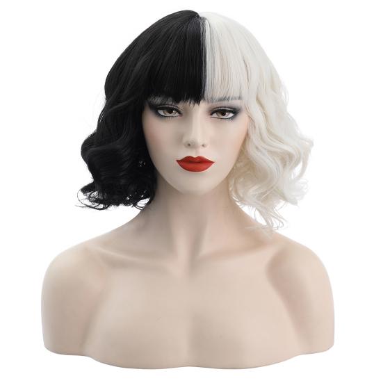Cruella-Perücke, lebendige Stile, gewellte Hochtemperaturfaser, halbschwarz, klein, kurz, lockig, Cos-Perücke, Cosplay-Tools schwarz weiße