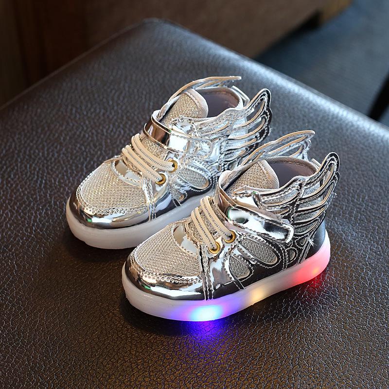 Kinder Neue Frühling Herbst LED Leuchtende Blinkende Schuhe Flügel Kinder Schuhe Schatz Schuhe Jungen Mädchen Casual Sport Schuhe 28 17CM silber