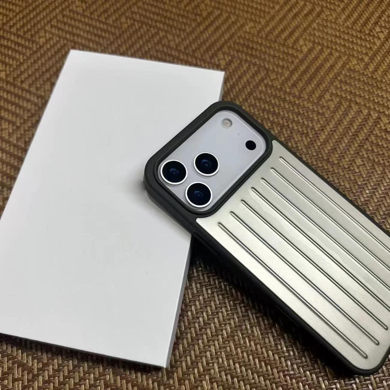 Rimowa High-End 3D Reisetrolley Handyhülle für iPhone 17 Pro Max/17 Pro/16 Pro Max/16 Pro 15 14 Schutzhülle mit Geschenkbox-Verpackung iPhone17 Pro rot