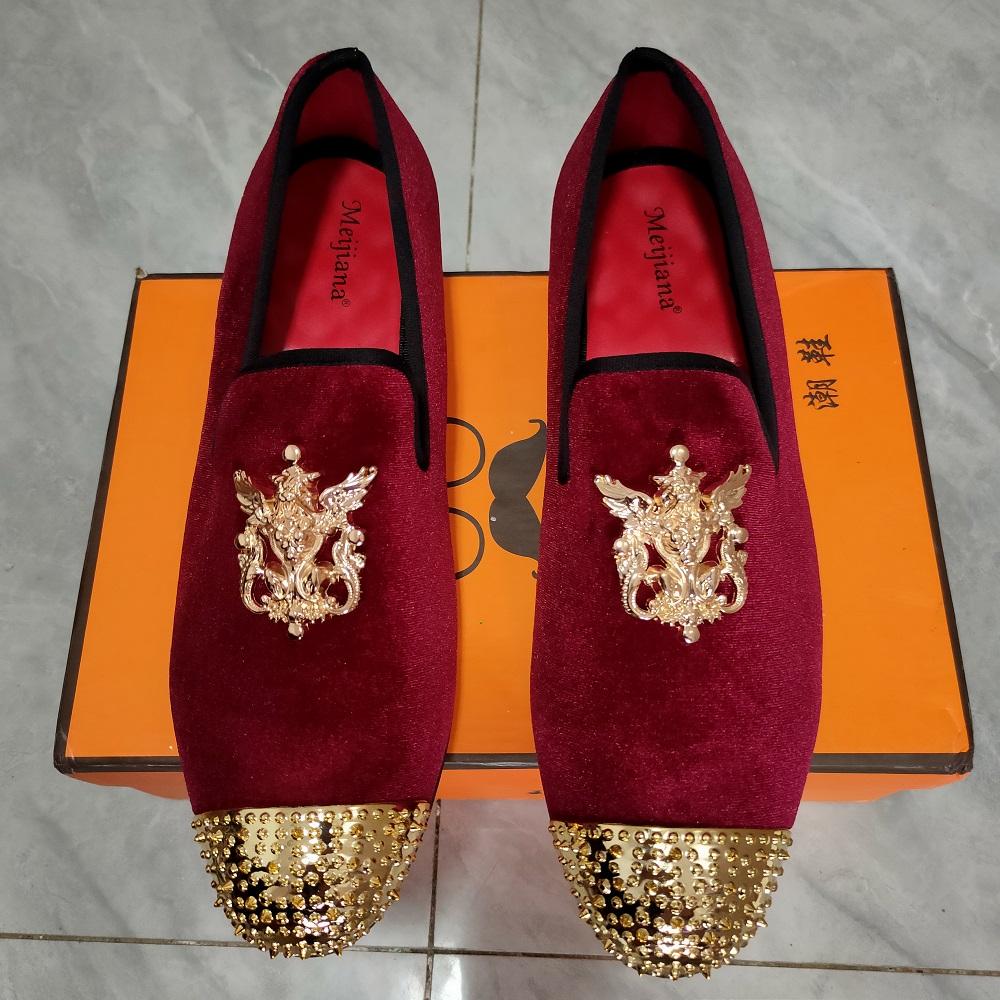 Mode Mode Herren Party und Hochzeit handgefertigte Slipper Samtschuhe mit goldener Schnalle Herrenkleiderschuh b25 42 rot