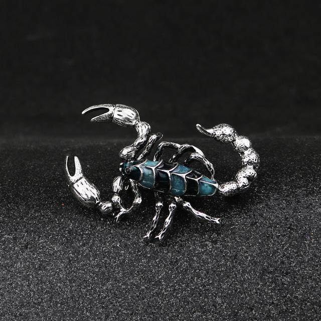 Mode Neue Gold Silber Überzogene Emaille Skorpion Brosche Persönlichkeit Temperament Corsage Revers Pin Männlichen Kleidung Zubehör Geschenke