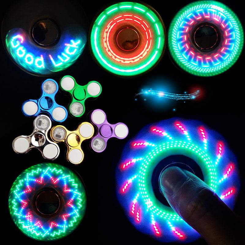 6 Farben Kreatives LED-Licht Leuchtender Fidget Spinner Ändert Handspinner Leuchtet im Dunkeln Stressabbau Spielzeug für Kinder