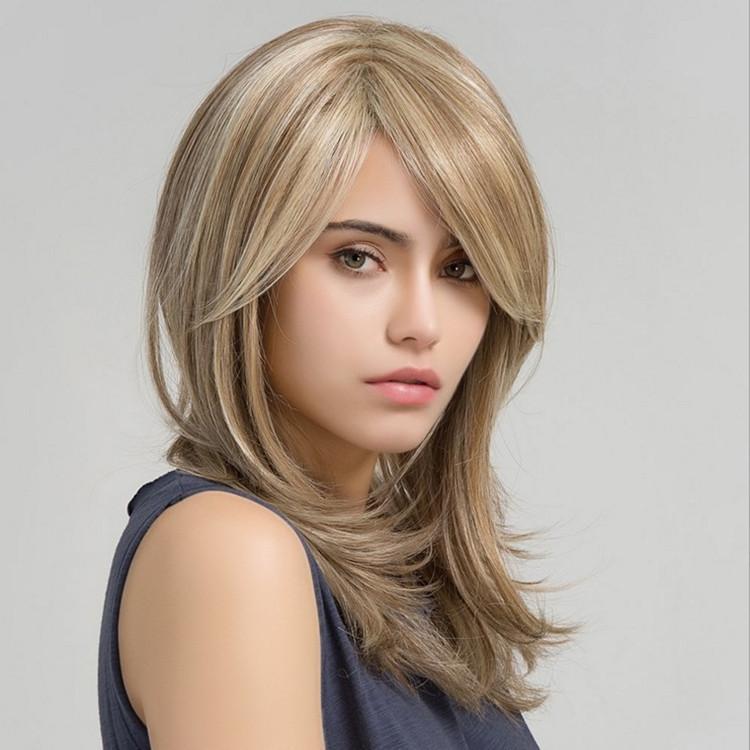Mittellange gewellte Perücken für Damen, mit Pony, braun, blond, weinrot, Perücke für den täglichen Gebrauch, synthetische Kostüm-Perücken, hitzebeständige Faser-Perücke hell