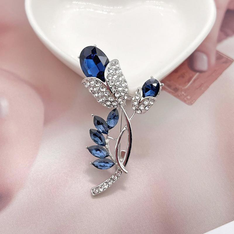 Strass Brosche Weibliche Corsage Pin Schnalle High-End Luxus Kleine Duft Atmosphäre Kleidung Zubehör gray