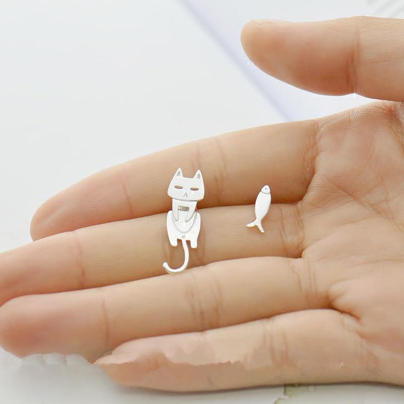 1 paar Asymmetrische Katze Fisch Stud Ohrringe Für Frauen Geschenk Mode Ohrringe Schmuck Geschenk silber