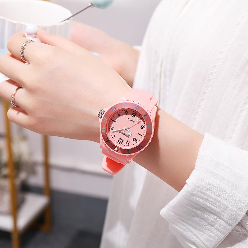 Gute neue Paar Quarz Silikon Armbanduhren Sport Watchs Candy Multi-Color Student wasserdichte Frau Uhr rosa