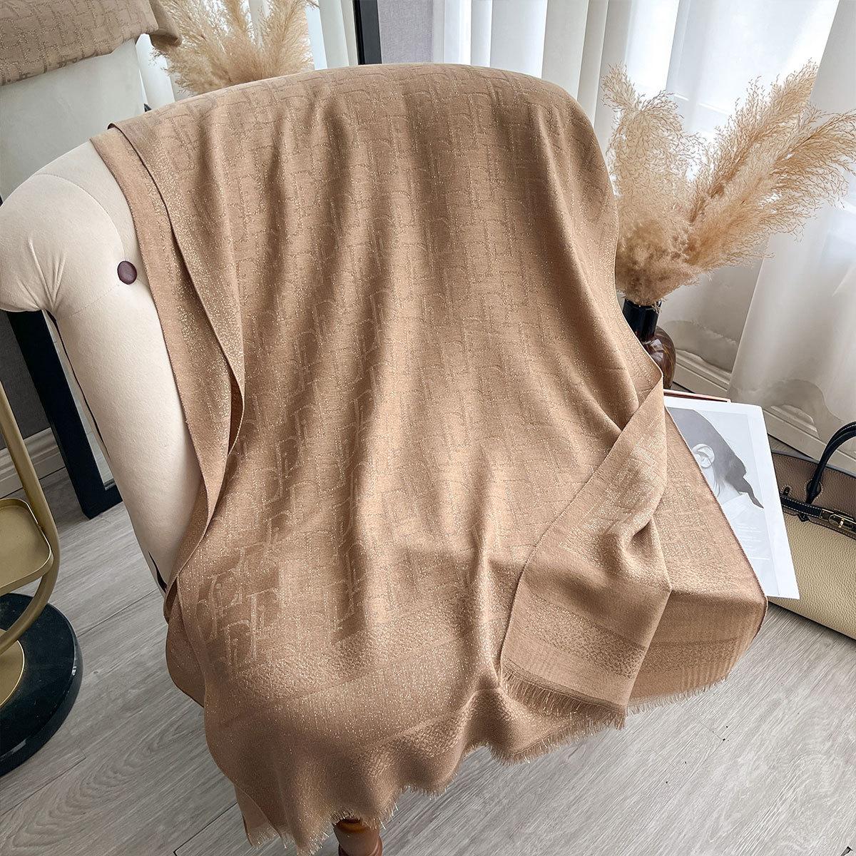 Internet-Berühmtheit Live-Übertragung Beliebter Schal Damen Warmer Schal Schal Doppelseitiger Goldfaden Seidenschal Damen Außenschal Mode 185*65 khaki
