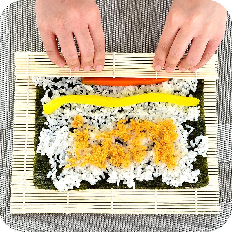 1 Stück Kochutensilien Seetang Nori Sushi Vorhangform Antihaft-DIY Sushi Roller Maker Küchenzubehör Kunststoff Sushi Rollmatte