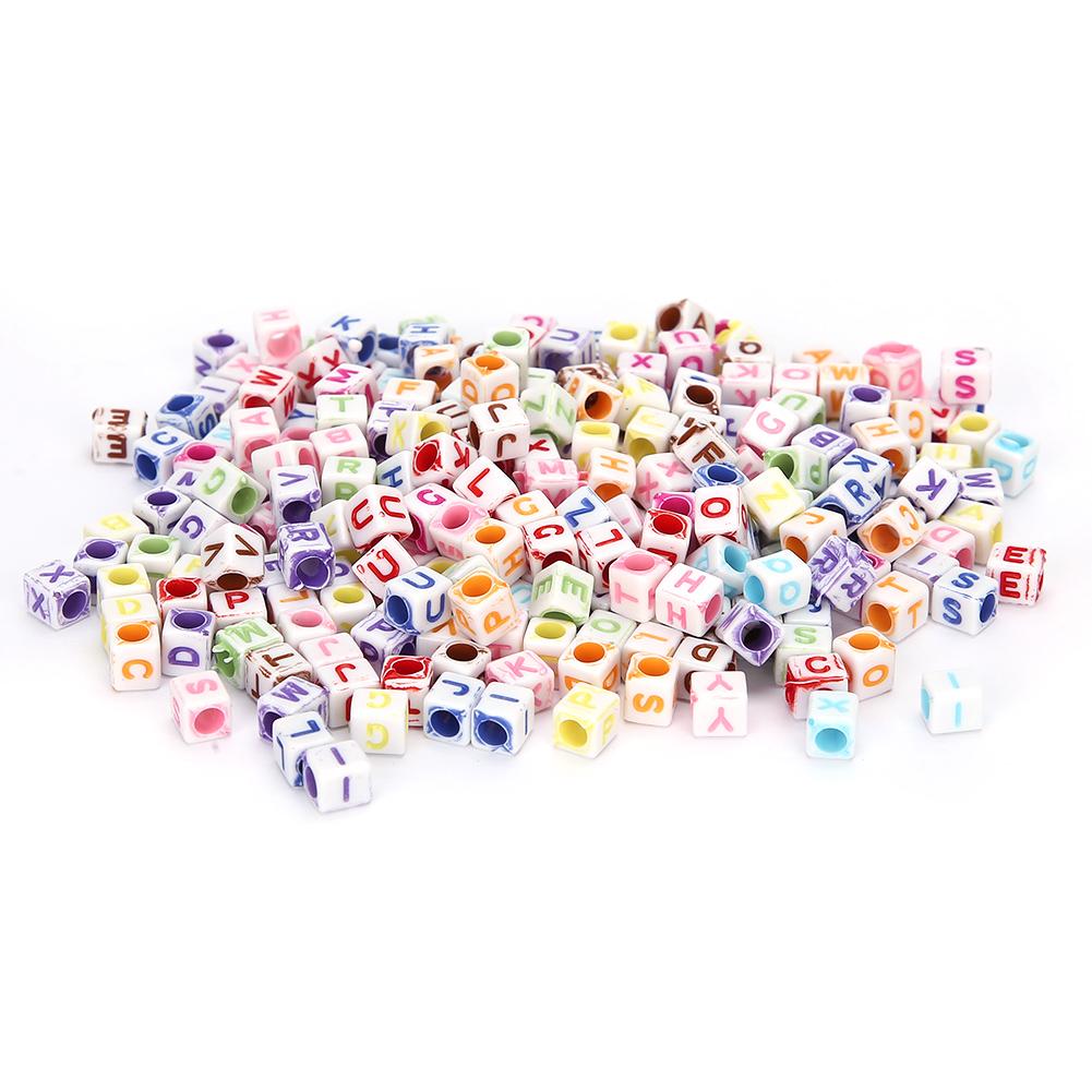500PCs Acryl Perlen Platz DIY Hand Made Perlen Zubehör Englisch Alphabet 6mm(Bunt )