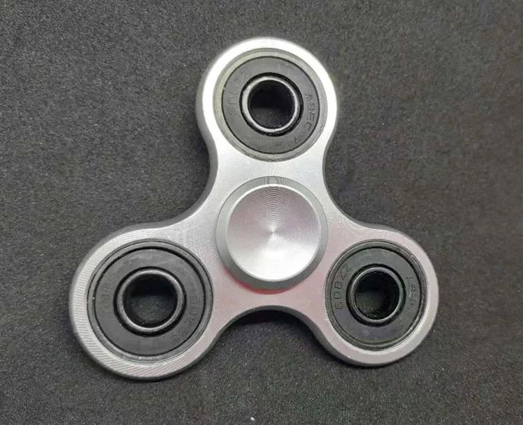 Neuer Aluminiumlegierung Fidget Spinner EDC Hand für Autismus ADHS Angst Stressabbau Fokus Metall Hand Spinner Fidget Spielzeug silber