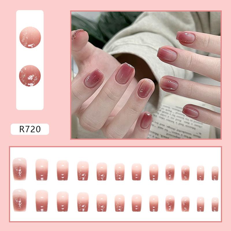 24 Stück Einfache und Niedliche Kleine Duftende Herbst- und Wintermodelle, Nagellack-Parität tragen, Heiße Nailart-Tabletten, Karamell-Bernstein-Finish Falsche Nägel