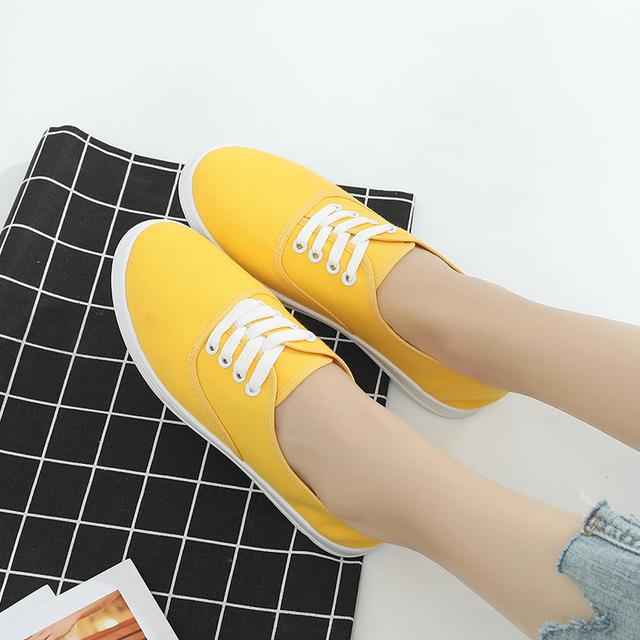 Neue Sneaker für Damen, Herbst, Schnürschuhe, weiße Schuhe, weiche Sohle, Segeltuchschuhe, atmungsaktiv, reine Farbe, Süßigkeiten, Student, Freizeitschuh, weiblich 36 gelb